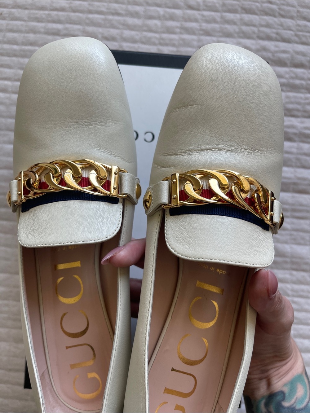 Gucci Ivory Leather Chain-Trim Block Heel Loafers - Picture 6 of 8